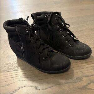 Justice black girls shoes sz 4Y excellent condition ret $69